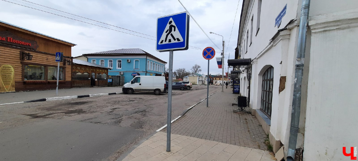 Впереди выходные, а значит, можно придумать мини-путешествие. Очередной проверенный нами вариант - Ростов Великий.