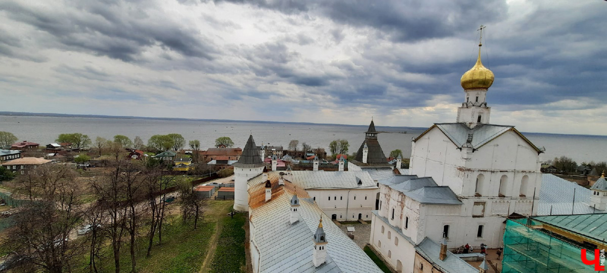 Впереди выходные, а значит, можно придумать мини-путешествие. Очередной проверенный нами вариант - Ростов Великий.