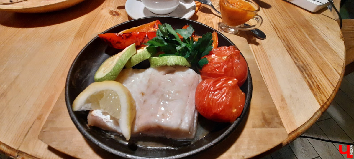 Впереди выходные, а значит, можно придумать мини-путешествие. Очередной проверенный нами вариант - Ростов Великий.