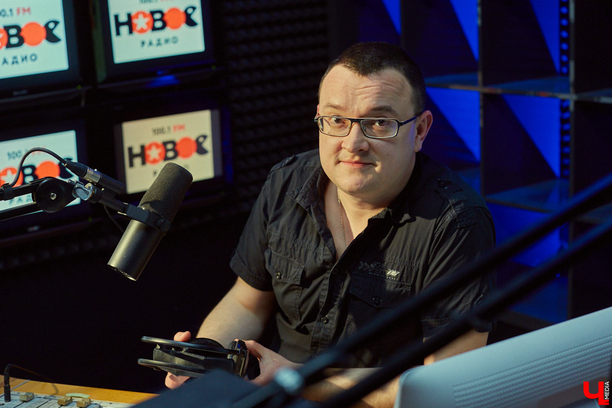 7 мая, в День радио, поздравили коллег. А заодно задали Сергею Нетунаеву, ведущему «Нового радио», неудобные вопросы для интервью в одноименной рубрике.