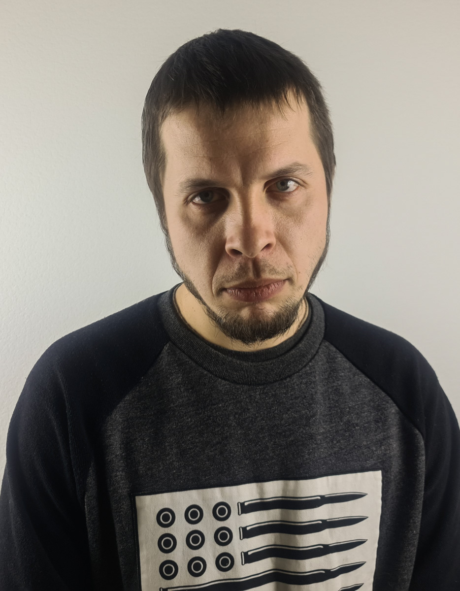 Играем в любовь с Владимиром Высоцким, проживаем сказку о Золушке в интерпретации инди-группы МОRЕ; ищем сценарий жизни с рокерами EXOSKY, размышляем о вечном под совместный трек рэперов Трая и Ила Факиро, вспоминаем близких людей вместе с сотней учеников Ларисы Семиной и кавером на песню Басты «Сансара».