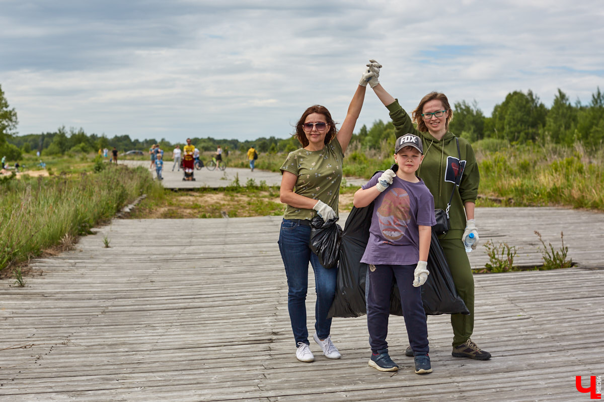 5 июня в «ВеЛесе» отлично отметили Всемирный день окружающей среды — провели фестиваль «Чистое озеро». Начали с субботника на берегу Запольского, закончили BBQ-вечеринкой.