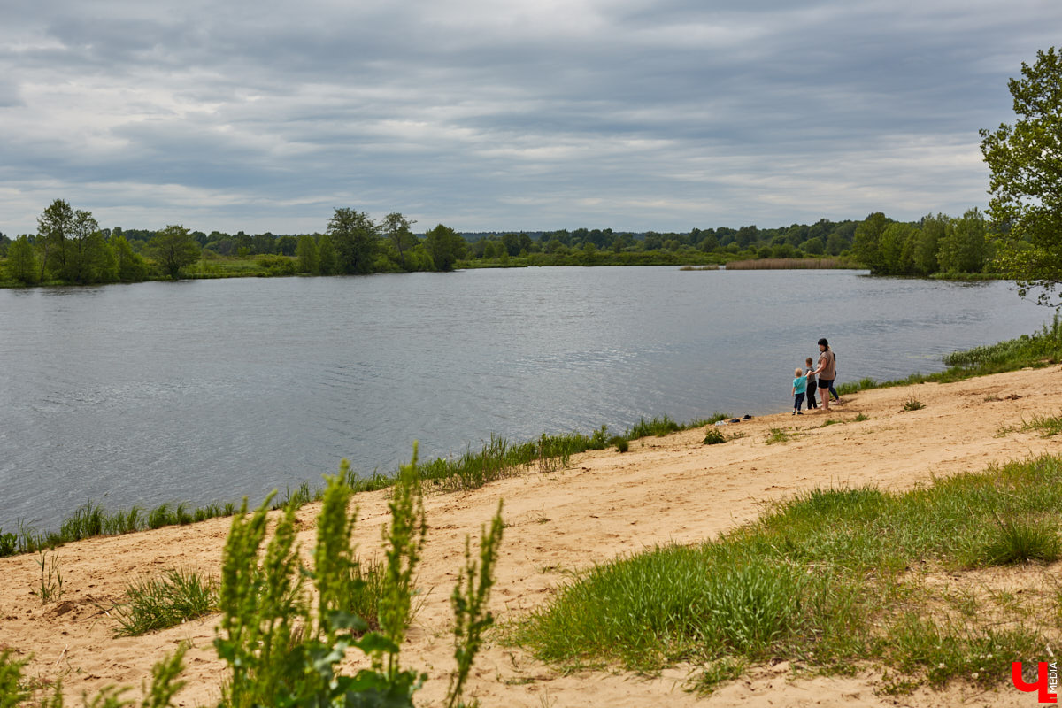 5 июня в «ВеЛесе» отлично отметили Всемирный день окружающей среды — провели фестиваль «Чистое озеро». Начали с субботника на берегу Запольского, закончили BBQ-вечеринкой.