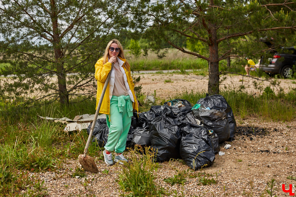 5 июня в «ВеЛесе» отлично отметили Всемирный день окружающей среды — провели фестиваль «Чистое озеро». Начали с субботника на берегу Запольского, закончили BBQ-вечеринкой.