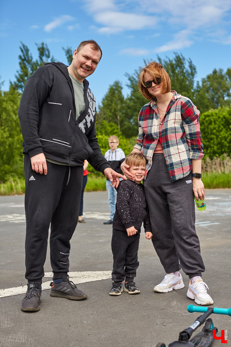 5 июня в «ВеЛесе» отлично отметили Всемирный день окружающей среды — провели фестиваль «Чистое озеро». Начали с субботника на берегу Запольского, закончили BBQ-вечеринкой.