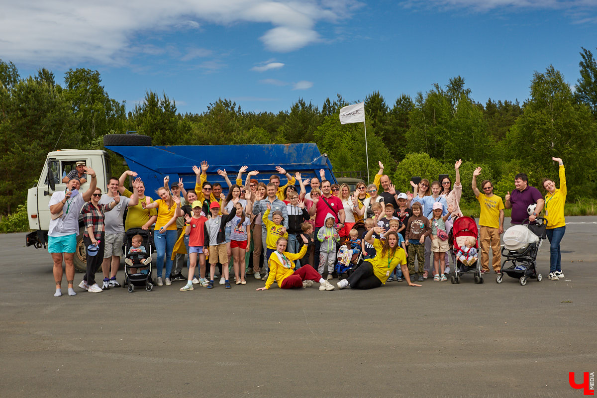 5 июня в «ВеЛесе» отлично отметили Всемирный день окружающей среды — провели фестиваль «Чистое озеро». Начали с субботника на берегу Запольского, закончили BBQ-вечеринкой.