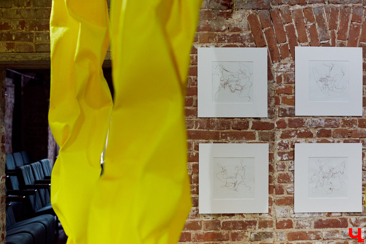 Поющий гобелен, неизвестная миру техника utugami, вышитые картины и вязаные дорожные знаки - все это экспонаты выставки современного текстиля «Закулисье».