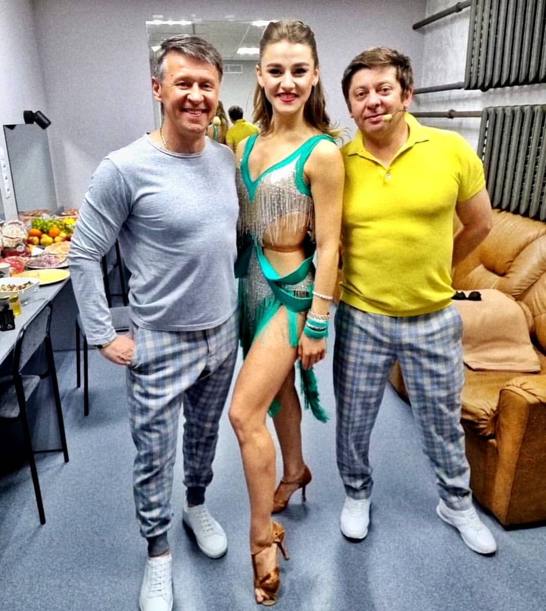 Поездки в Калининград и Петербург, танец в песках, выступление на «Уральских пельменях» и прыжок с парашютом: первый летний уикенд некоторых владимирцев прошел весьма насыщенно!