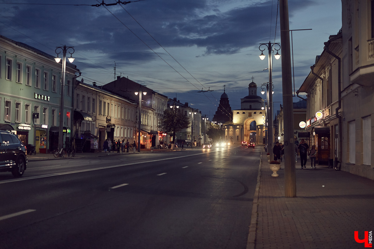 К началу летнего туристического сезона сервис Туту.ру составил путеводитель, который проведет путешественников по таким точкам на карте России, где люди загадывают желания. Составляем план на отпуск и отправляемся в центр города к «месту силы».