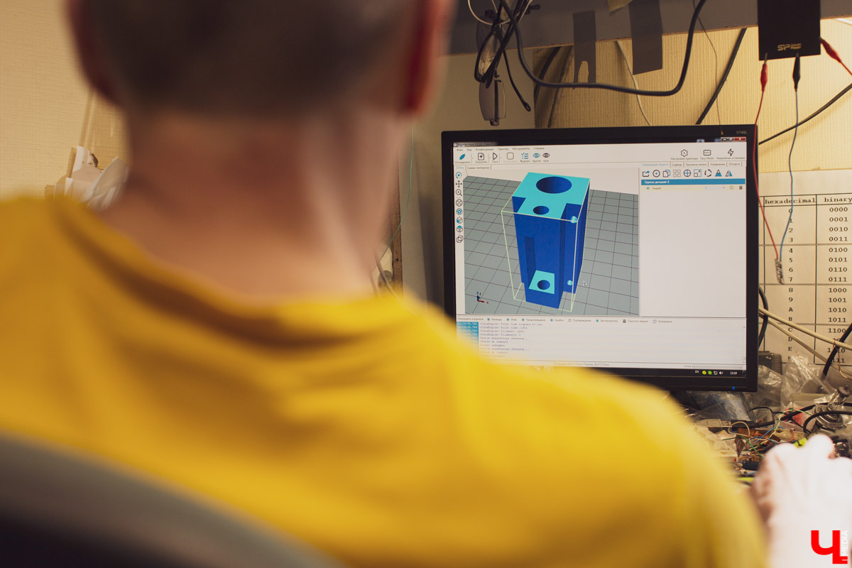 Как вы развлекаетесь на работе? Инженер Олег Катков, например, собирает 3D-принтеры. Узнаем себестоимость «домашнего» изобретения и изучим его функционал.