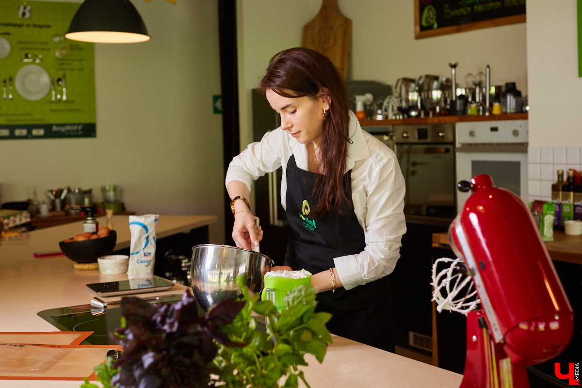 Екатерина Гуцаленко давно мечтала узнать классический вкус десерта «Павлова», а оказалась участником кулинарного эксперимента.