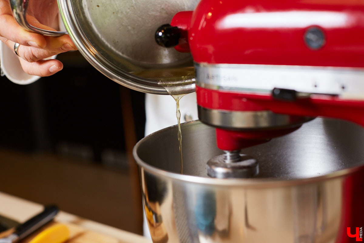 Екатерина Гуцаленко давно мечтала узнать классический вкус десерта «Павлова», а оказалась участником кулинарного эксперимента.