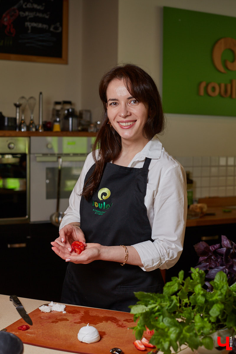 Екатерина Гуцаленко давно мечтала узнать классический вкус десерта «Павлова», а оказалась участником кулинарного эксперимента.