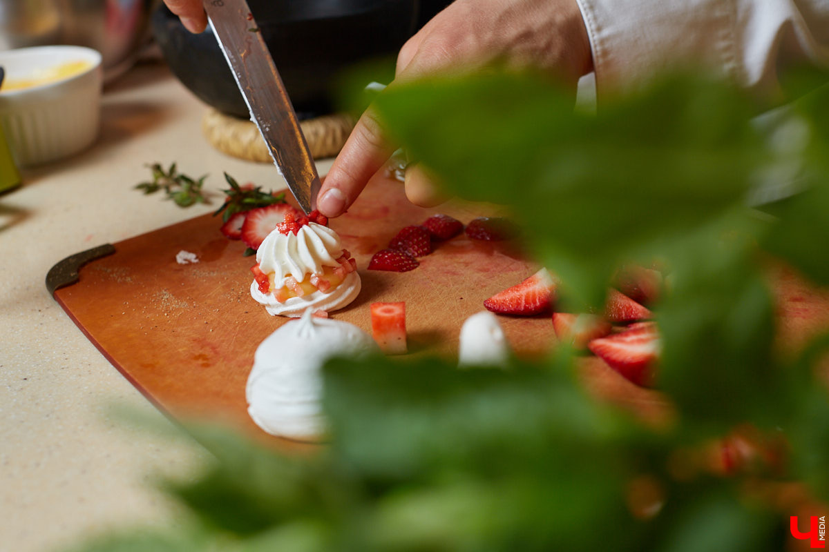 Екатерина Гуцаленко давно мечтала узнать классический вкус десерта «Павлова», а оказалась участником кулинарного эксперимента.