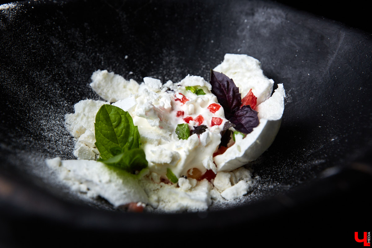 Екатерина Гуцаленко давно мечтала узнать классический вкус десерта «Павлова», а оказалась участником кулинарного эксперимента.