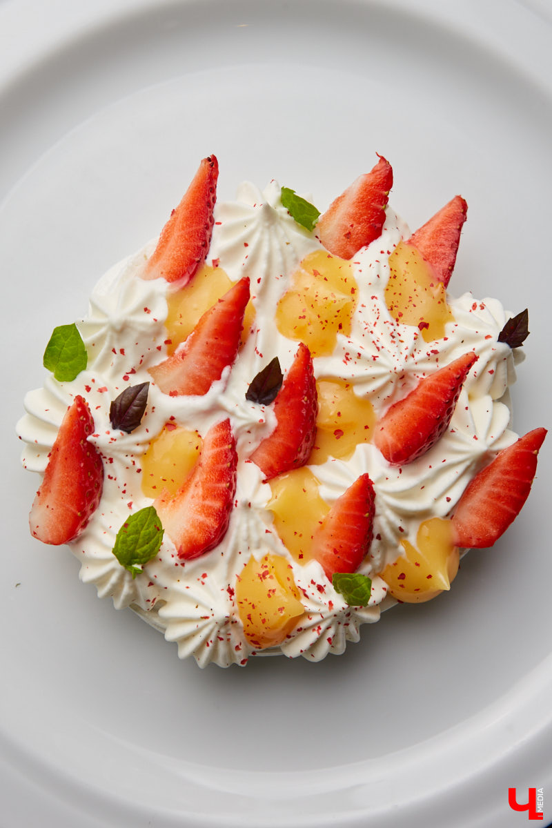 Екатерина Гуцаленко давно мечтала узнать классический вкус десерта «Павлова», а оказалась участником кулинарного эксперимента.