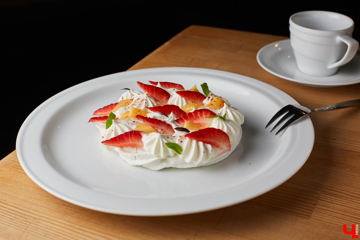 Екатерина Гуцаленко давно мечтала узнать классический вкус десерта «Павлова», а оказалась участником кулинарного эксперимента.