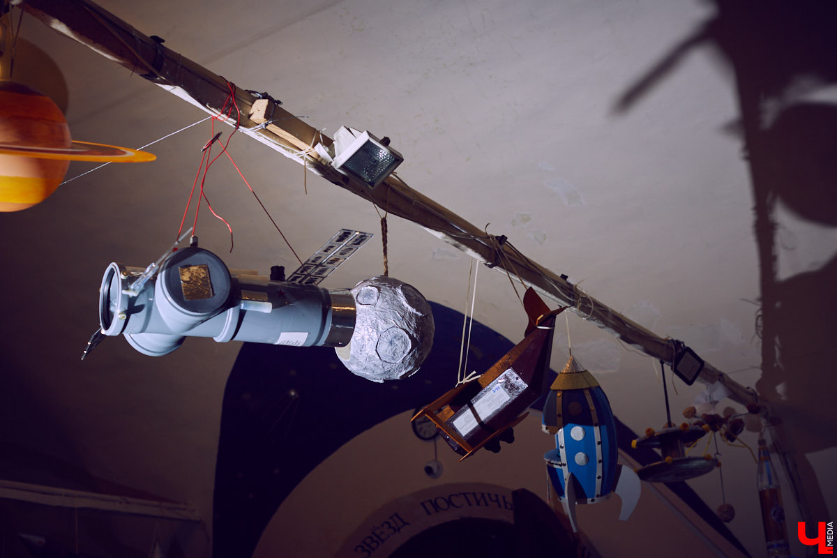 Специально для «Ключ-Медиа» методист Владимирского планетария Валентина Глазова провела небольшой экскурс по астрономическим явлениям: объяснила, когда небо транслирует зрелища, и почему через 25 лет владимирцы ощутят на себе влияние Солнца.