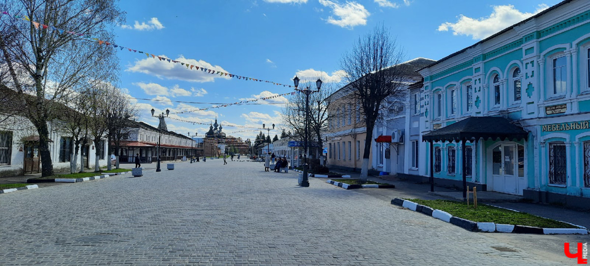 Чем занять выходной? Например, можно отправиться в Юрьев-Польский. У нас под боком стоит древний и интересный город, стоит там побывать!