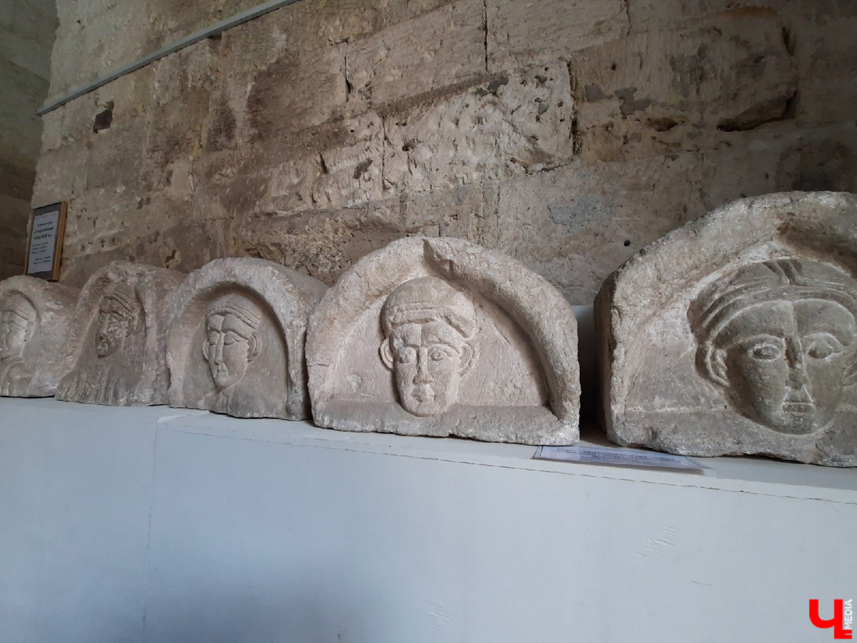 Чем занять выходной? Например, можно отправиться в Юрьев-Польский. У нас под боком стоит древний и интересный город, стоит там побывать!