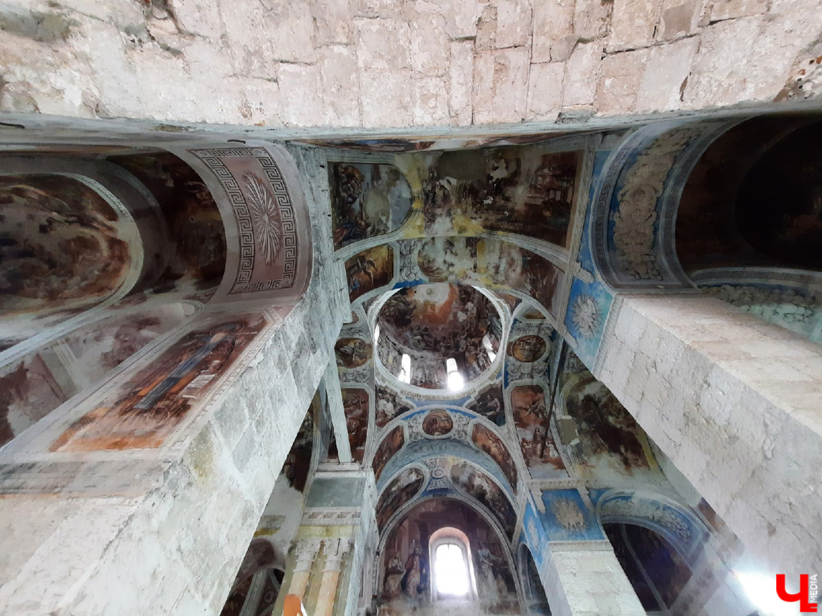 Чем занять выходной? Например, можно отправиться в Юрьев-Польский. У нас под боком стоит древний и интересный город, стоит там побывать!