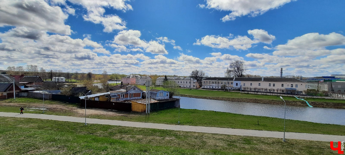 Чем занять выходной? Например, можно отправиться в Юрьев-Польский. У нас под боком стоит древний и интересный город, стоит там побывать!