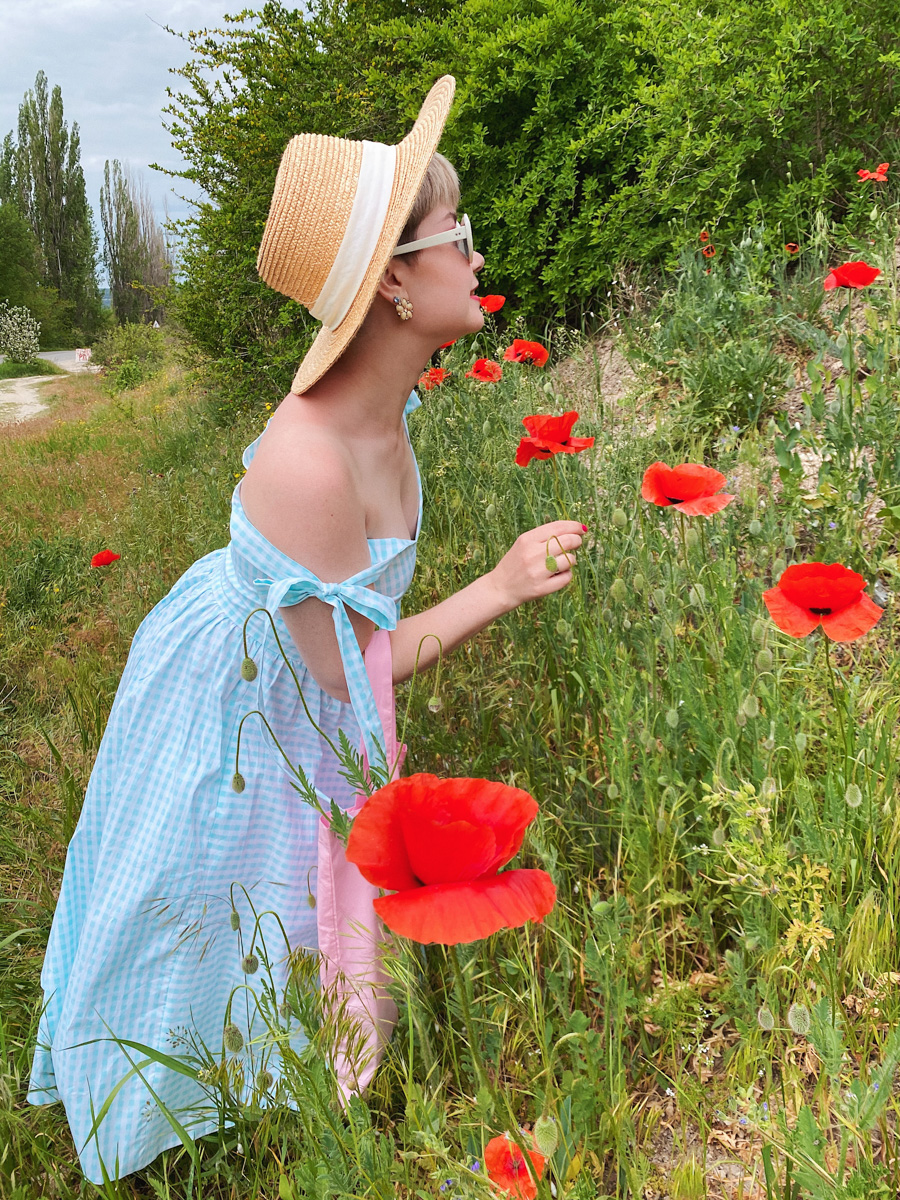 Никакого нафталина! Только актуальные винтажные образы. Стилист Алина Новосельцева показала свои варианты и рассказала, как их создает.