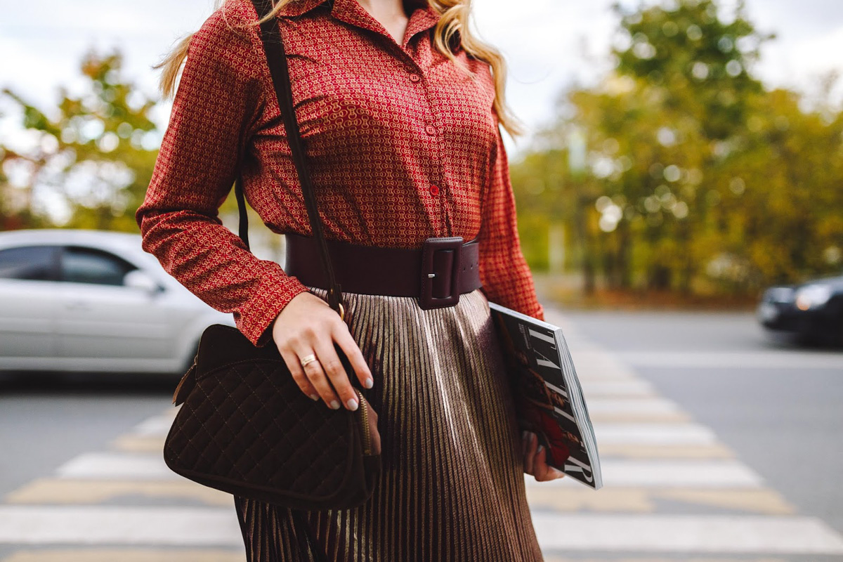 Никакого нафталина! Только актуальные винтажные образы. Стилист Алина Новосельцева показала свои варианты и рассказала, как их создает.