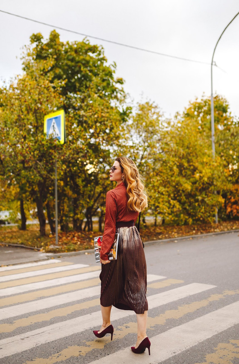 Никакого нафталина! Только актуальные винтажные образы. Стилист Алина Новосельцева показала свои варианты и рассказала, как их создает.