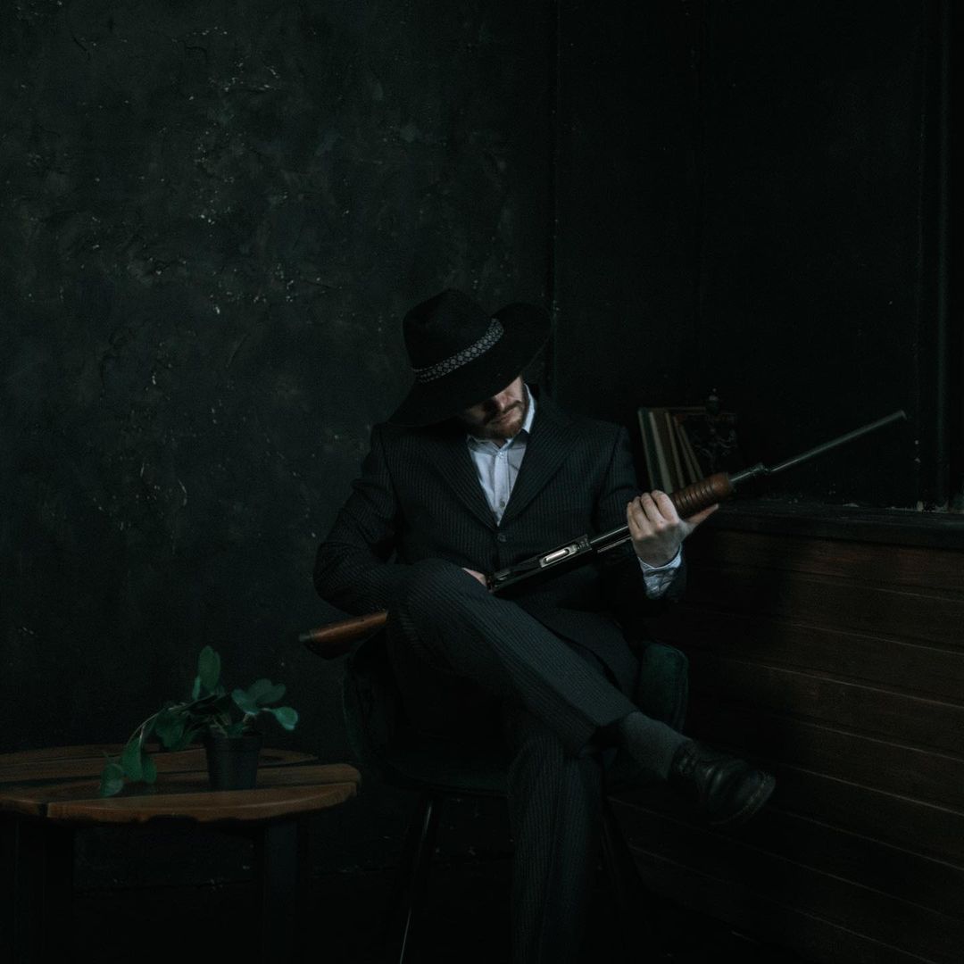 Разве преподаватель может снимать ужасы? Владимирский фотограф Алина Филатова доказывает это своим творчеством и объясняет, почему в каждом человеке живет древняя магия.