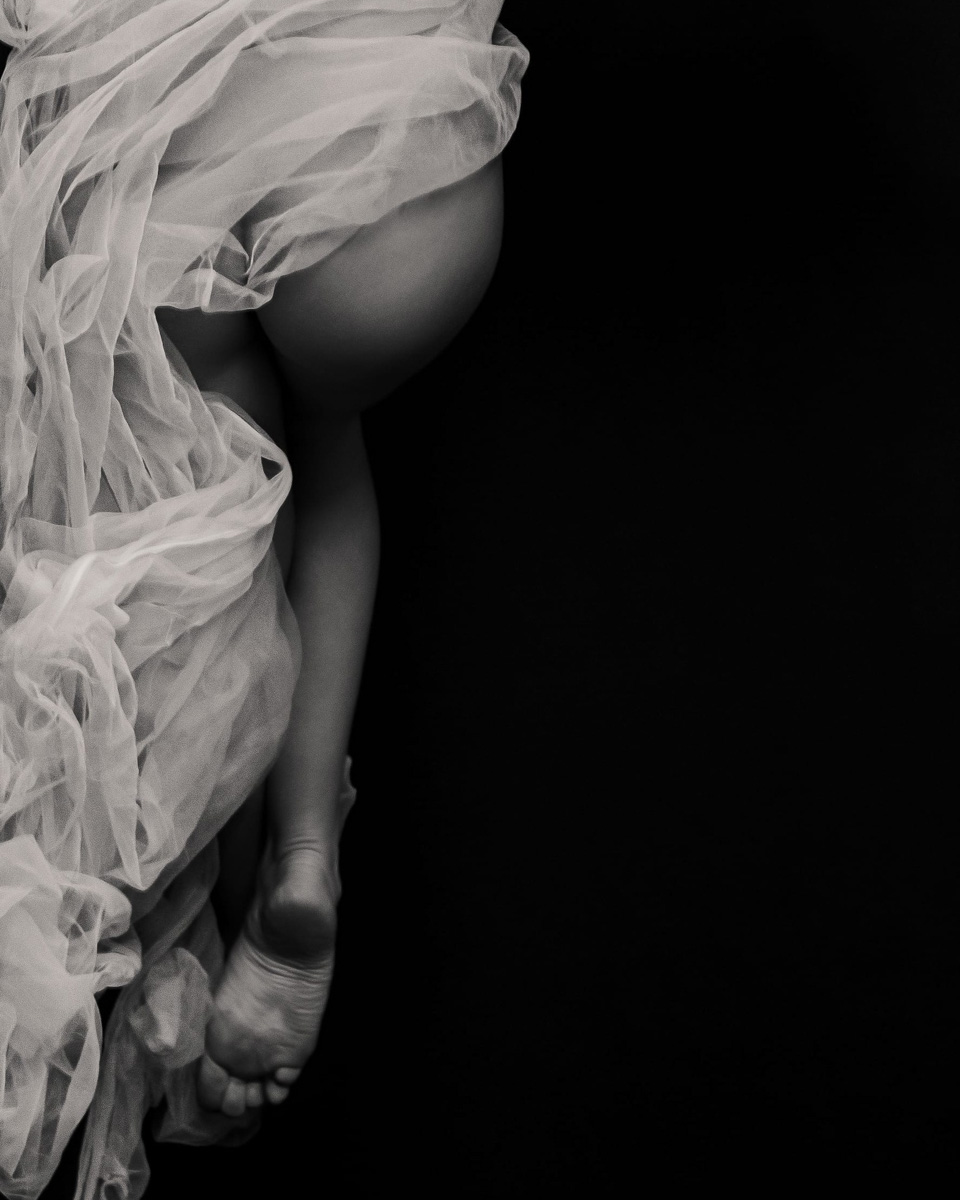 Разве преподаватель может снимать ужасы? Владимирский фотограф Алина Филатова доказывает это своим творчеством и объясняет, почему в каждом человеке живет древняя магия.