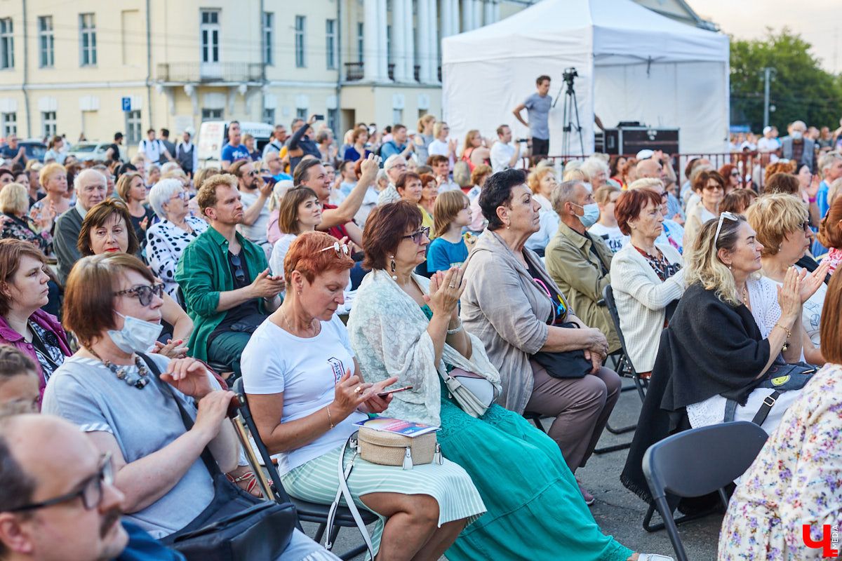 Фестиваль-путешественник «Музыкальная экспедиция» прошел в нашем регионе уже в 8-й раз. Форум побывал в необычных уголках края и собрал более 7000 слушателей. Делимся с вами итогами, отзывами и фотографиями с завершающего серию мероприятий национального проекта «Культура» концерта