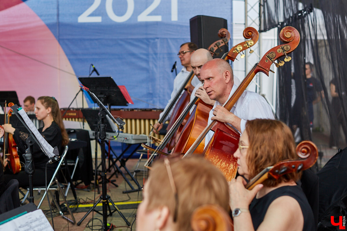Фестиваль-путешественник «Музыкальная экспедиция» прошел в нашем регионе уже в 8-й раз. Форум побывал в необычных уголках края и собрал более 7000 слушателей. Делимся с вами итогами, отзывами и фотографиями с завершающего серию мероприятий национального проекта «Культура» концерта