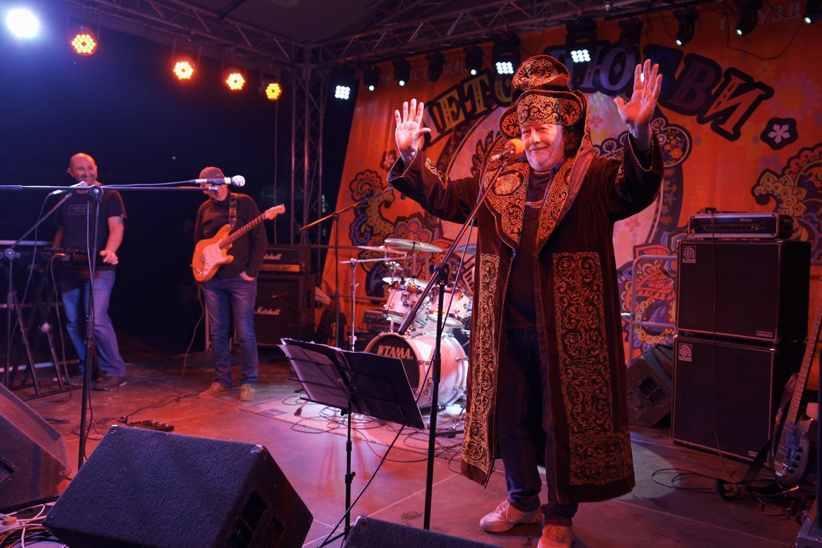 «Лето любви» — рок-фестиваль, который проведут уже во второй раз. Сергей Миляев рассказал, каким будет «новый Вудсток» и чем он привлечет олдов и молодежь?