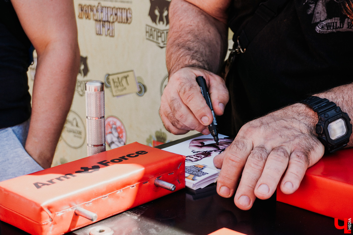 Ежегодный спортивный фестиваль «Богатырские игры-2021» отгремел за один день, зато какой насыщенный! Наслаждаемся рекордами владимирских богатырей; узнаем, как безболезненно стать рыцарем и как любители тренироваться три раза в неделю становятся чемпионами.