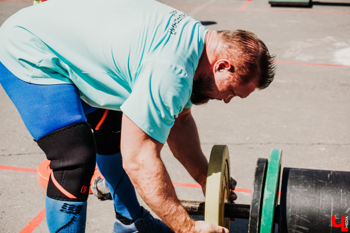 Ежегодный спортивный фестиваль «Богатырские игры-2021» отгремел за один день, зато какой насыщенный! Наслаждаемся рекордами владимирских богатырей; узнаем, как безболезненно стать рыцарем и как любители тренироваться три раза в неделю становятся чемпионами.