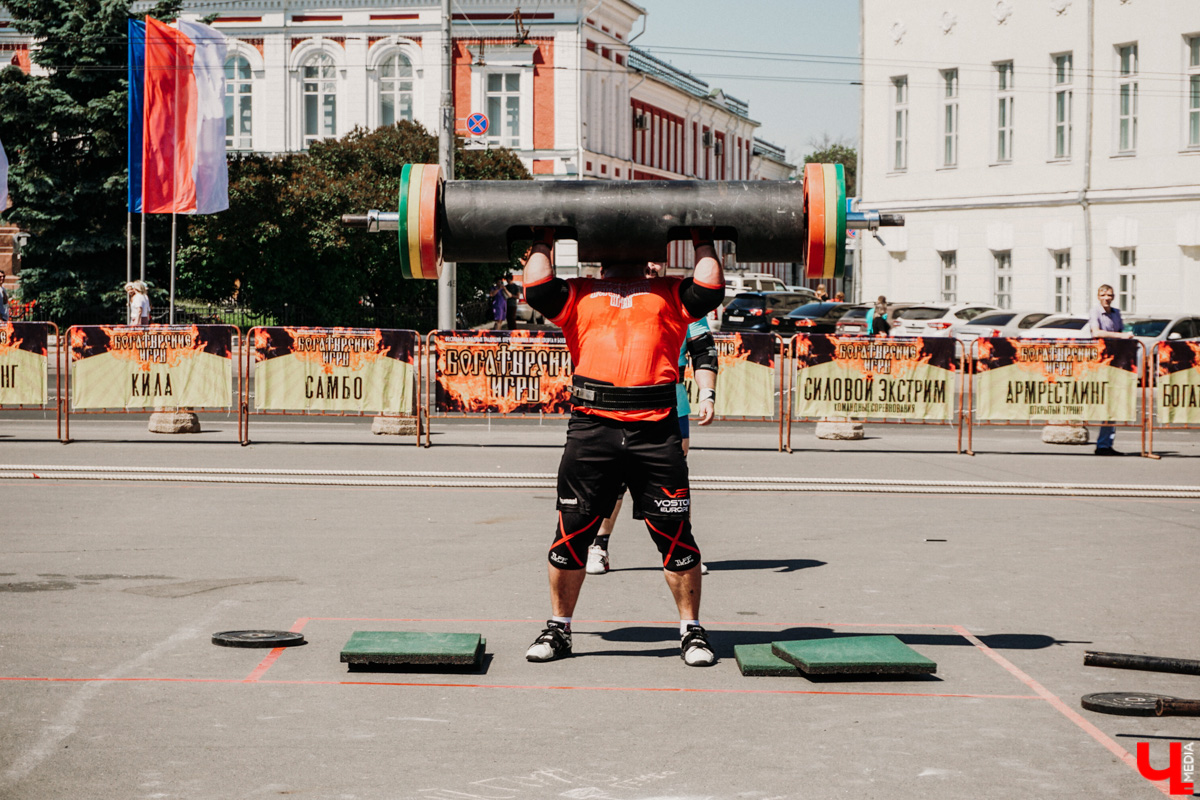 Ежегодный спортивный фестиваль «Богатырские игры-2021» отгремел за один день, зато какой насыщенный! Наслаждаемся рекордами владимирских богатырей; узнаем, как безболезненно стать рыцарем и как любители тренироваться три раза в неделю становятся чемпионами.