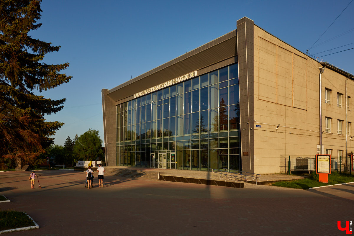 Как в совмоде сочетаются одновременно функциональность и воздушность? «Ключ-Медиа» попробовал разобраться, составив обзор владимирских зданий в стиле советского модернизма по мотивам лекции члена Союза архитекторов России Людмилы Басмановой.