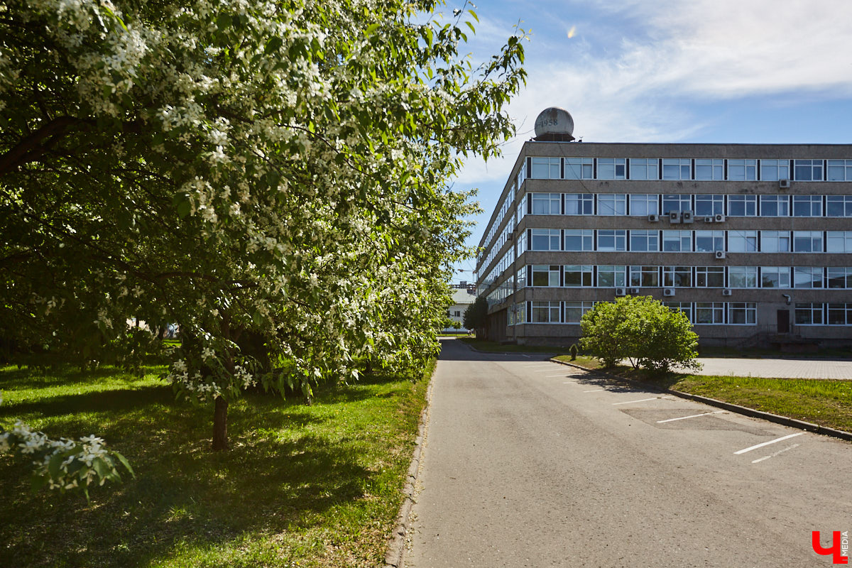 Как в совмоде сочетаются одновременно функциональность и воздушность? «Ключ-Медиа» попробовал разобраться, составив обзор владимирских зданий в стиле советского модернизма по мотивам лекции члена Союза архитекторов России Людмилы Басмановой.