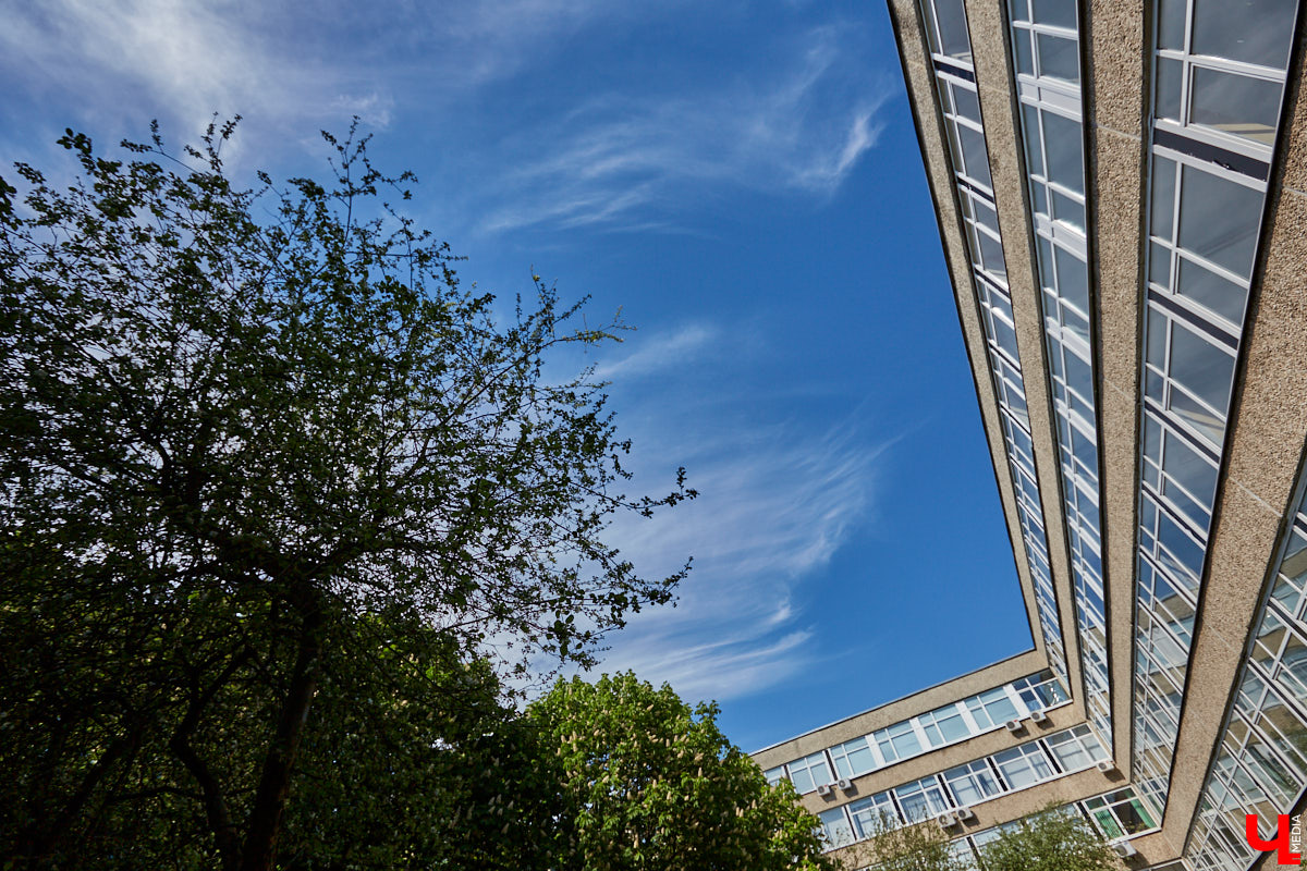 Как в совмоде сочетаются одновременно функциональность и воздушность? «Ключ-Медиа» попробовал разобраться, составив обзор владимирских зданий в стиле советского модернизма по мотивам лекции члена Союза архитекторов России Людмилы Басмановой.