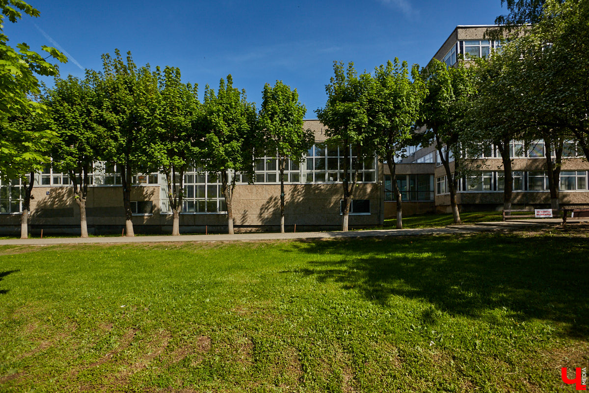 Как в совмоде сочетаются одновременно функциональность и воздушность? «Ключ-Медиа» попробовал разобраться, составив обзор владимирских зданий в стиле советского модернизма по мотивам лекции члена Союза архитекторов России Людмилы Басмановой.