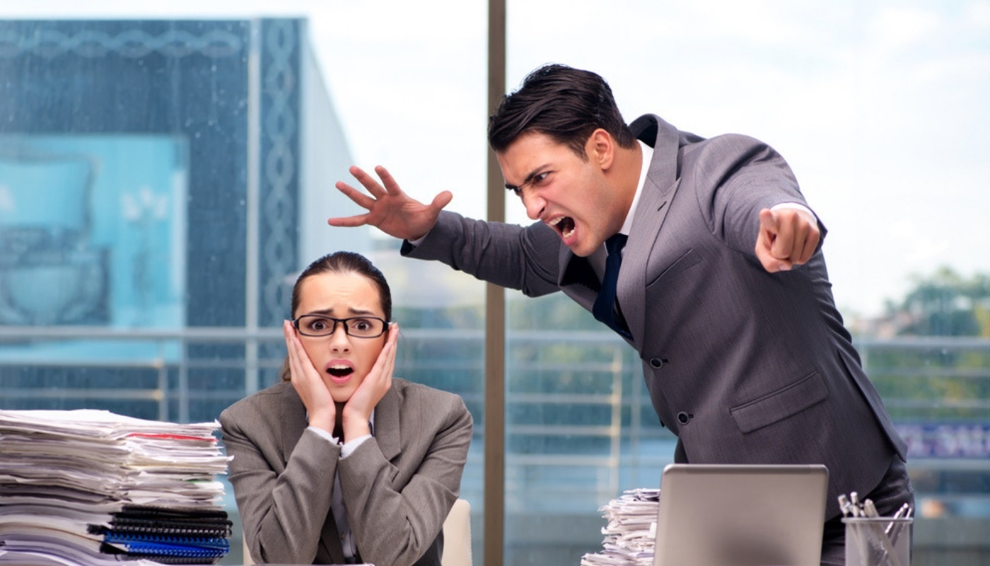 Каждый день мы их используем или слышим от других. И при этом они вызывают крайнее раздражение. Речь о фразах-паразитах, выдержать которые дано не всем.