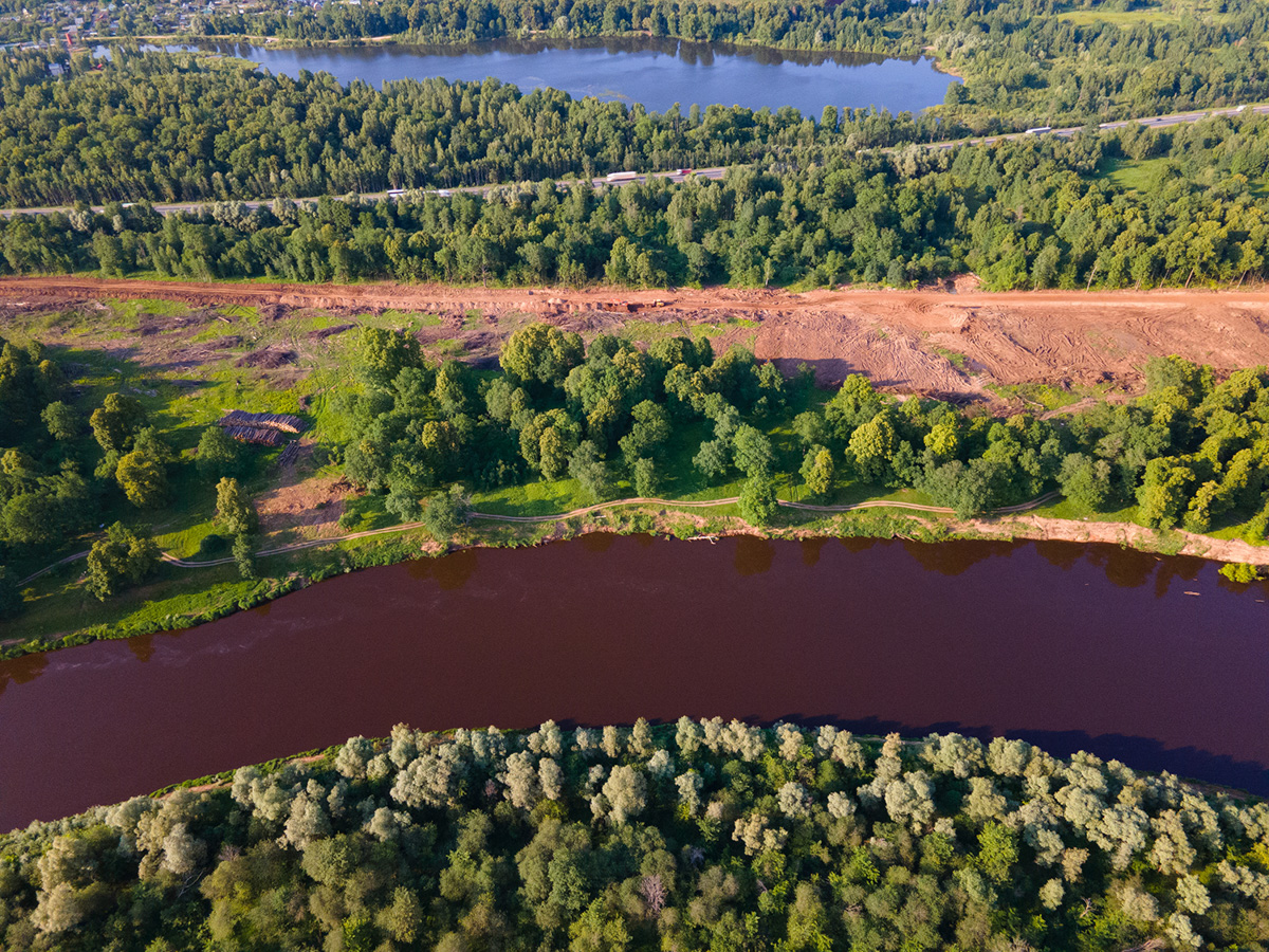 М12 строится. Платная трасса Москва-Казань идет совсем близко от Владимира и уничтожает красивейшие уголки природы.