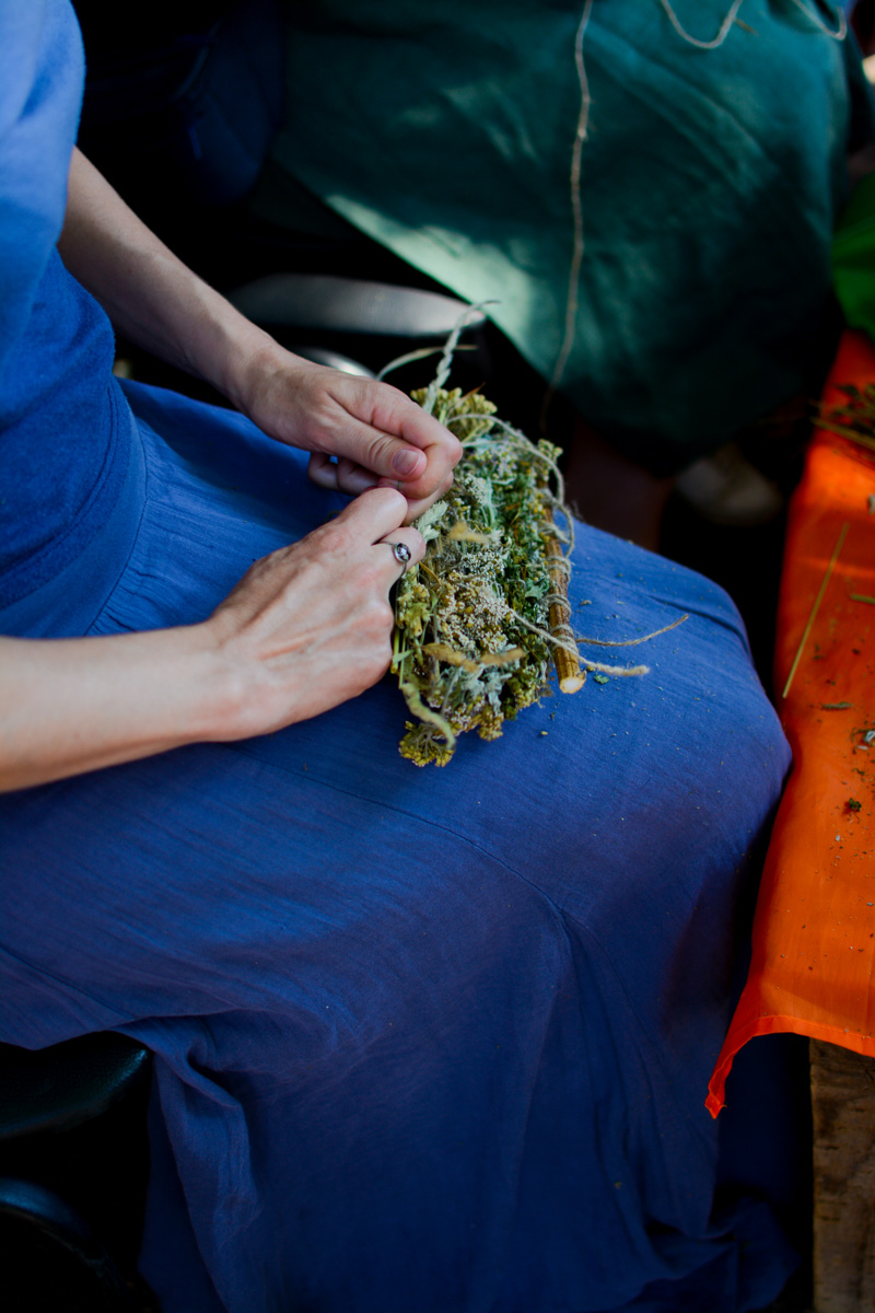 Веретена, прялки, ручной ткацкий стан — сегодня не музейные экспонаты, а модный тренд и новое прочтение занятий наших бабушек. Предлагаем вам отправиться в неспешное путешествие по эпохам и странам первого международного «ПряхаФеста» во Владимире.