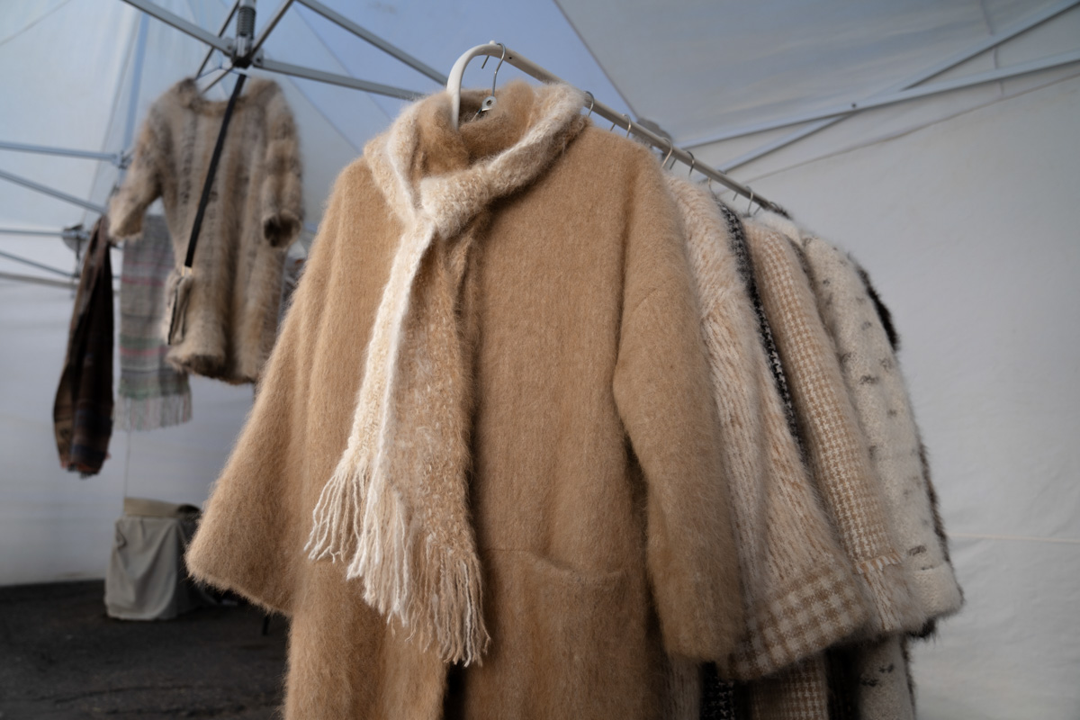 Веретена, прялки, ручной ткацкий стан — сегодня не музейные экспонаты, а модный тренд и новое прочтение занятий наших бабушек. Предлагаем вам отправиться в неспешное путешествие по эпохам и странам первого международного «ПряхаФеста» во Владимире.