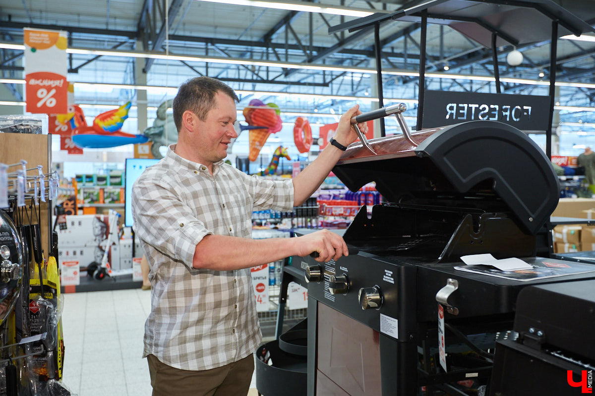 Знаток молока Максим Емелин из ковровского СХП «Муравия» приготовил классическую грузинскую сырную лепешку ачарули.