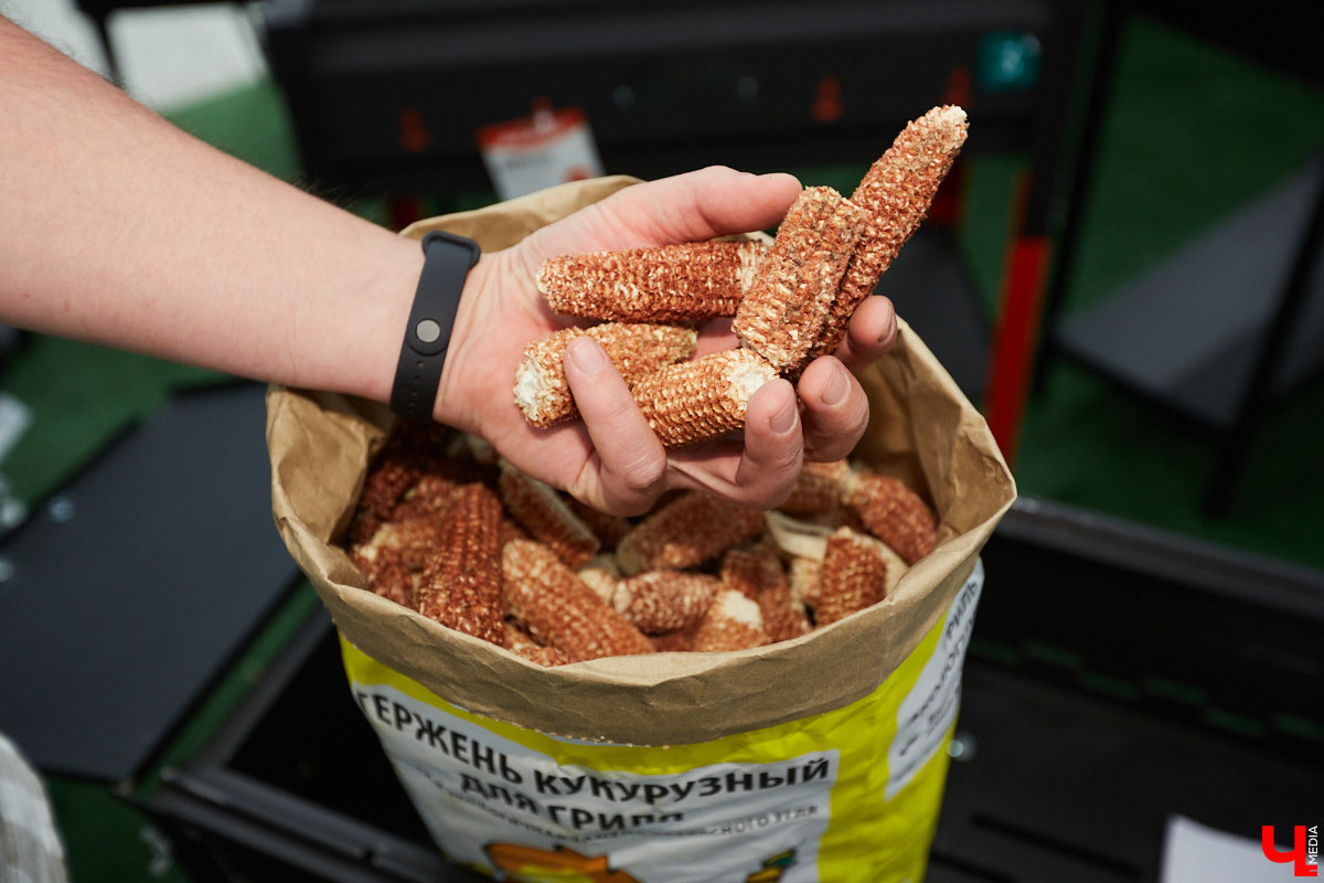 Знаток молока Максим Емелин из ковровского СХП «Муравия» приготовил классическую грузинскую сырную лепешку ачарули.