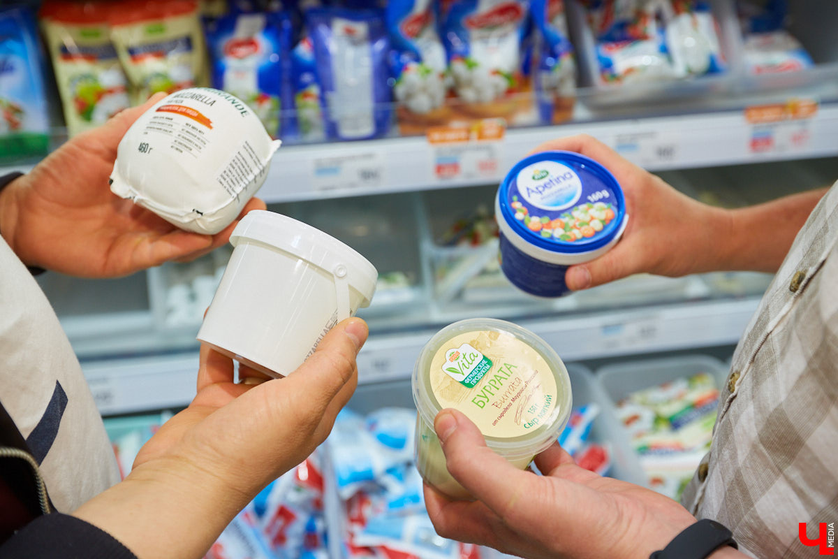 Знаток молока Максим Емелин из ковровского СХП «Муравия» приготовил классическую грузинскую сырную лепешку ачарули.