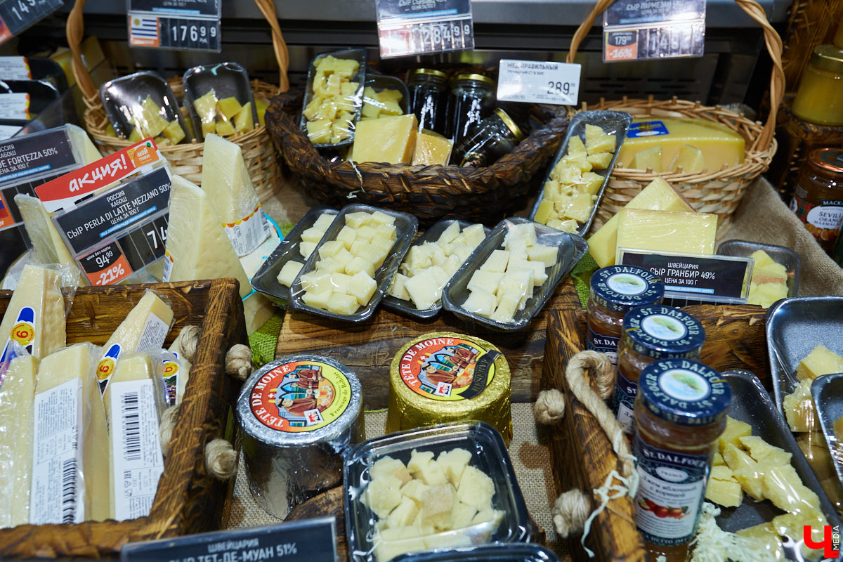 Знаток молока Максим Емелин из ковровского СХП «Муравия» приготовил классическую грузинскую сырную лепешку ачарули.