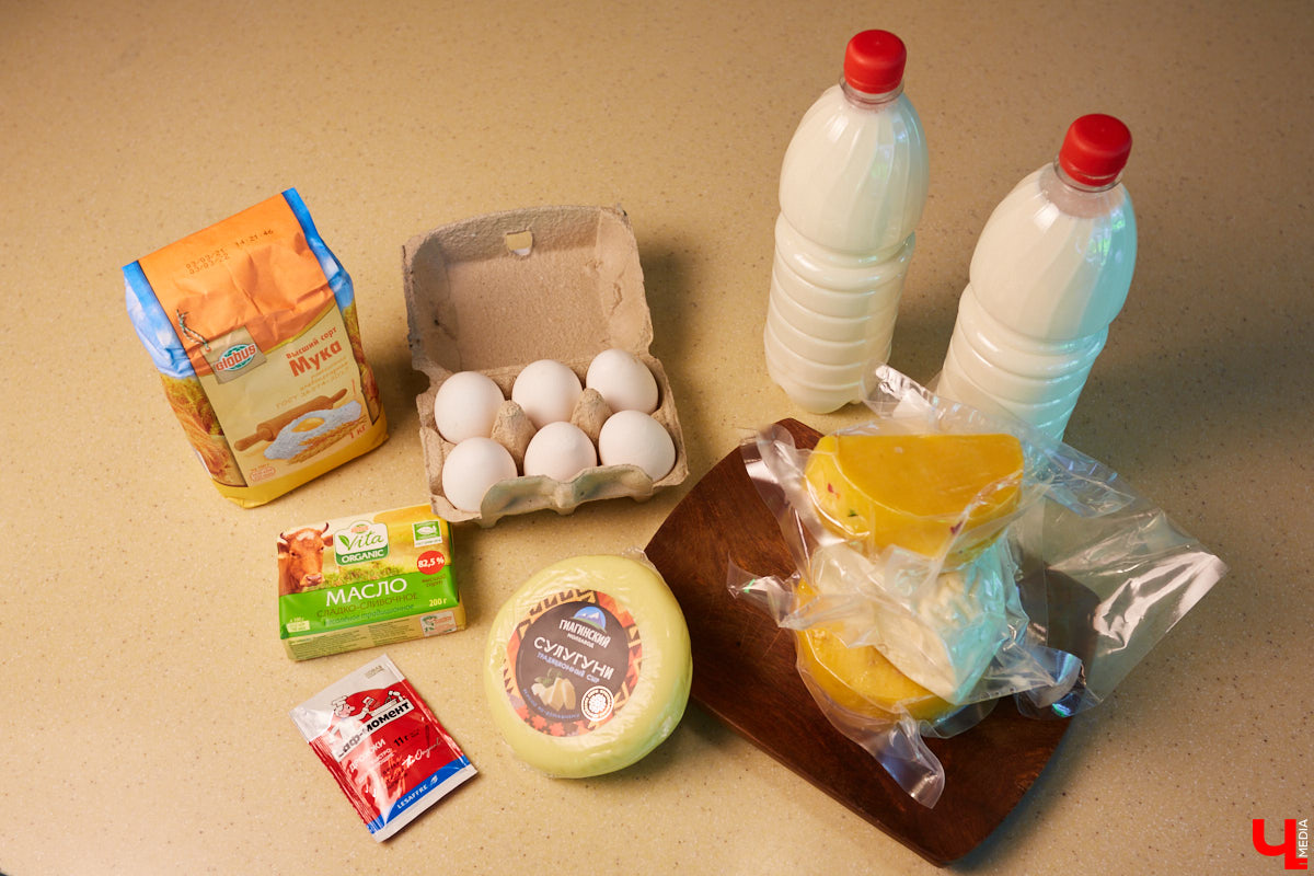 Знаток молока Максим Емелин из ковровского СХП «Муравия» приготовил классическую грузинскую сырную лепешку ачарули.